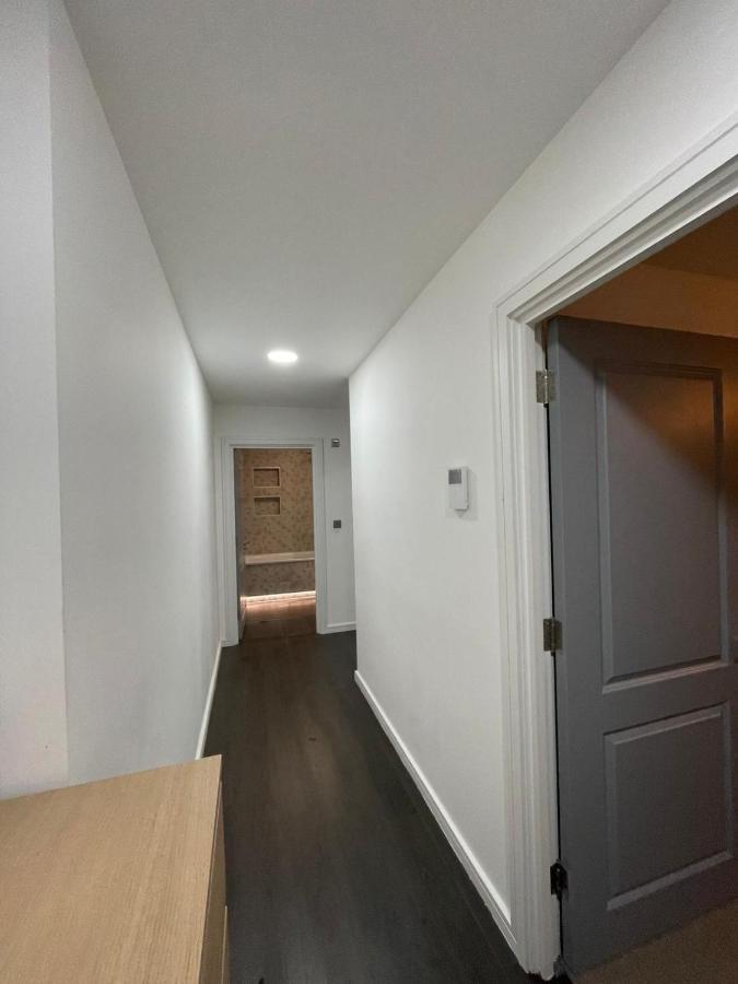 Charming Modern Apartment Near London Heathrow Feltham Exteriér fotografie