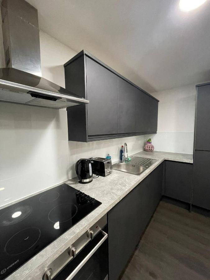 Charming Modern Apartment Near London Heathrow Feltham Exteriér fotografie