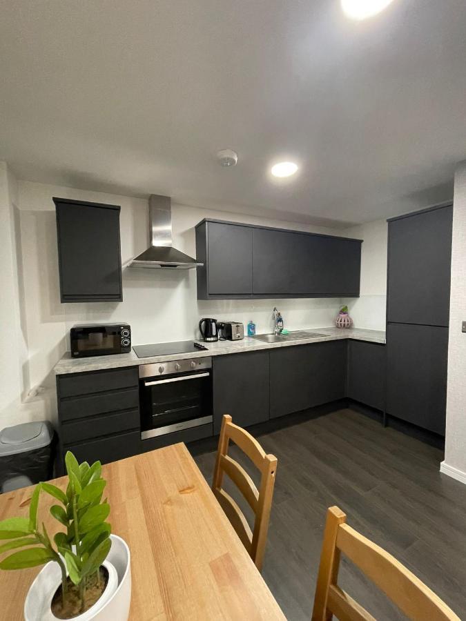 Charming Modern Apartment Near London Heathrow Feltham Exteriér fotografie